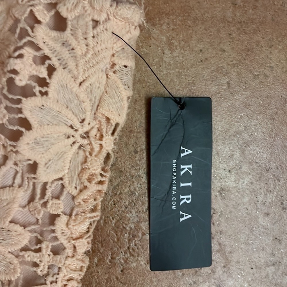 AKIRA LACE OPEN BACK DRESS PEACH SMALL - Picture 2 of 6